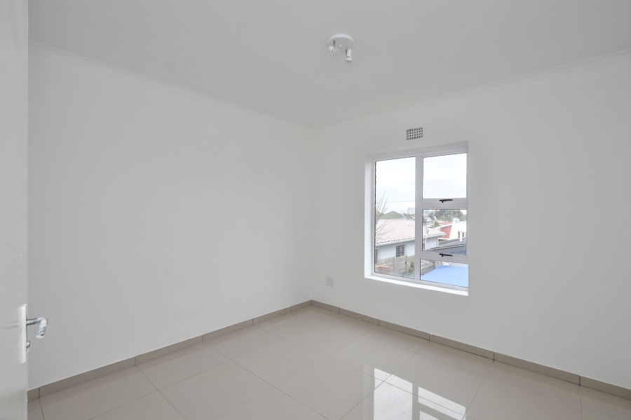 22 Bedroom Property for Sale in Oakdale Western Cape